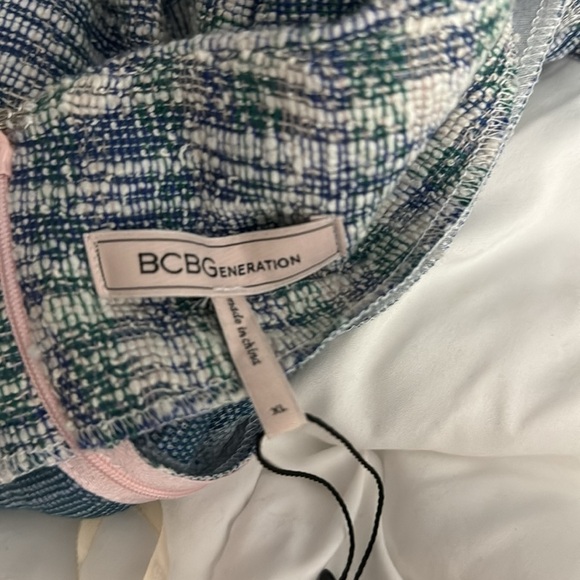 BCBGeneration Mini Skirt NWT - Picture 3 of 3